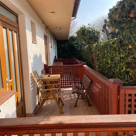 Rozsakert Apartmanhaz 3*