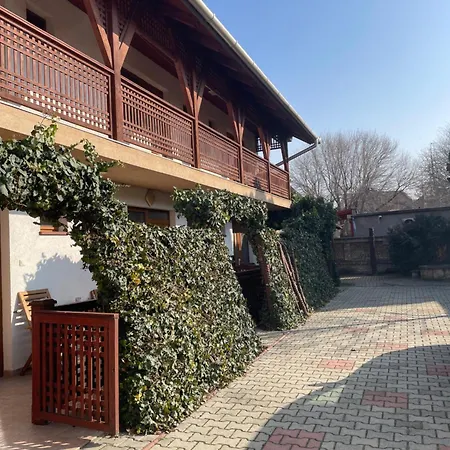 Penzion Rozsakert Apartmanhaz