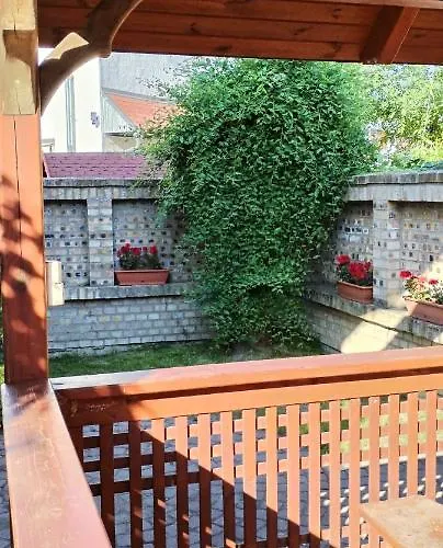 Pensiune Rozsakert Apartmanhaz 3*