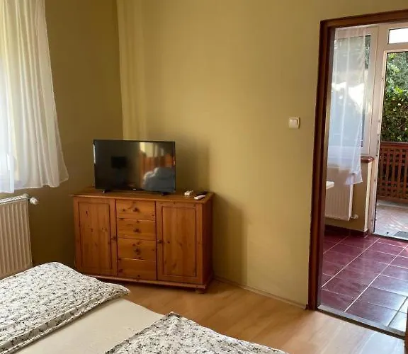 Rozsakert Apartmanhaz 3*