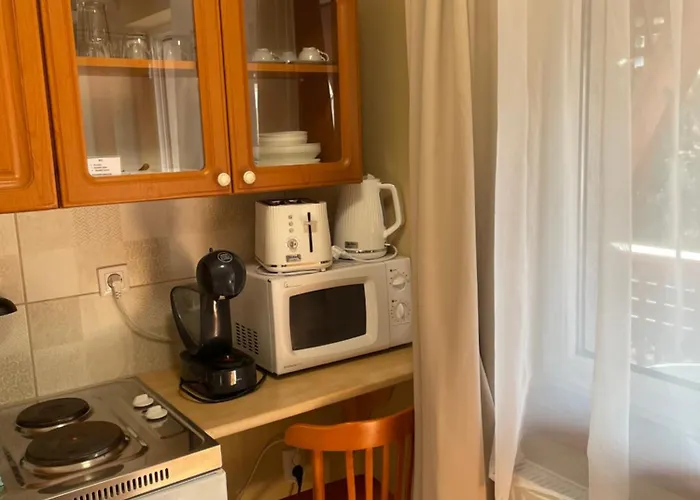 Rozsakert Apartmanhaz Pensiune