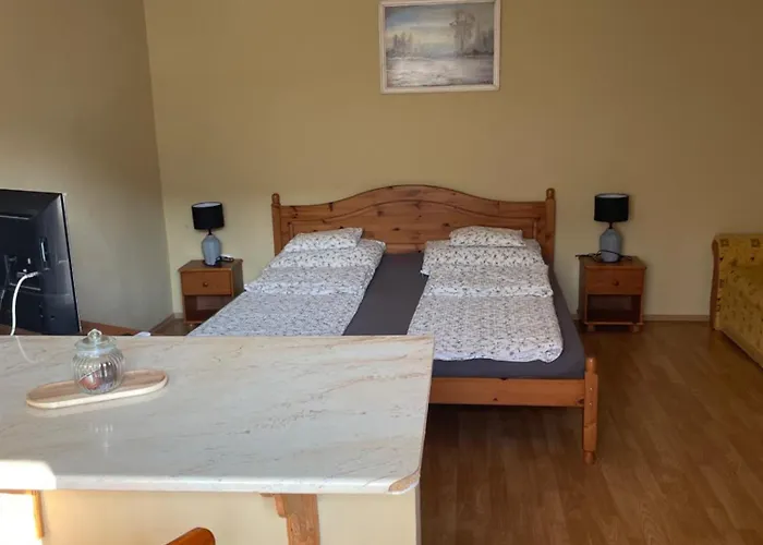 Pensiune Rozsakert Apartmanhaz
