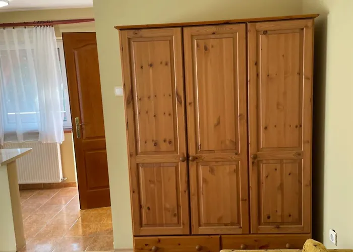 Pensiune Rozsakert Apartmanhaz 3*