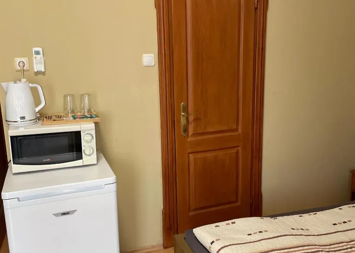 Rozsakert Apartmanhaz Pensiune