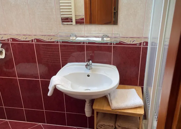 Rozsakert Apartmanhaz Pensiune 3*