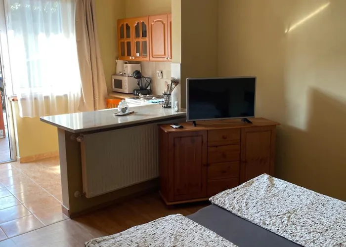 Pensiune Rozsakert Apartmanhaz 3*