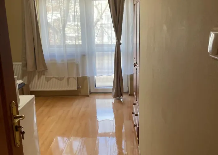 Rozsakert Apartmanhaz Pensiune Hajdúszoboszló