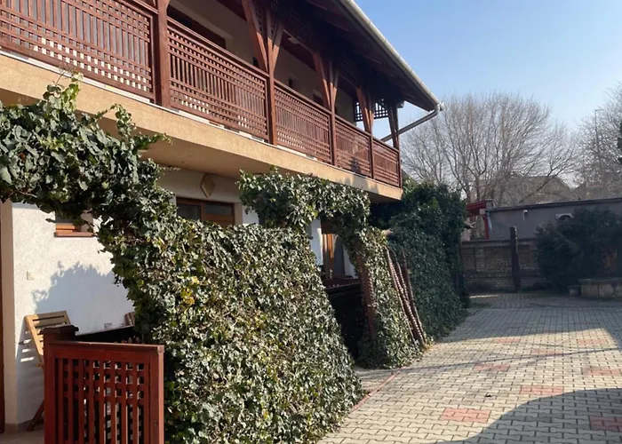 Pensiune Rozsakert Apartmanhaz