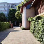 Guest house Rozsakert Apartmanhaz