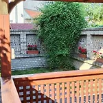 Guest house Rozsakert Apartmanhaz 3*