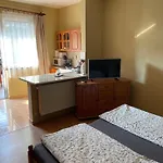 Guest house Rozsakert Apartmanhaz 3*