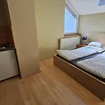 Guest house Rozsakert Apartmanhaz
