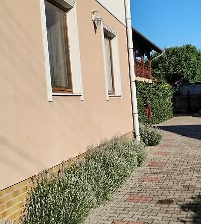 Rózsakert Vendégház 3*