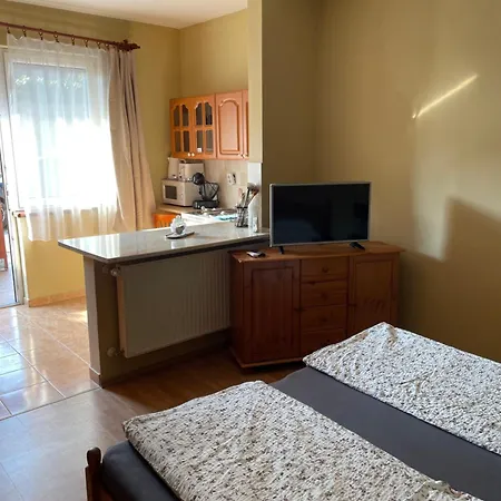 Vendégház Rózsakert 3*