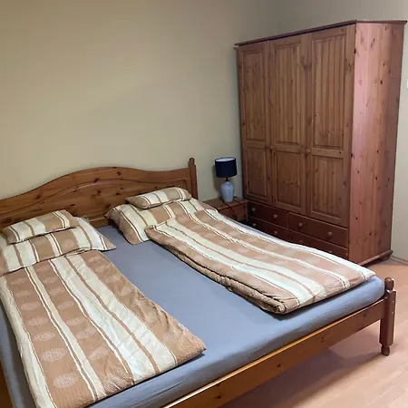 Rozsakert Apartmanhaz Pensiune Hajdúszoboszló