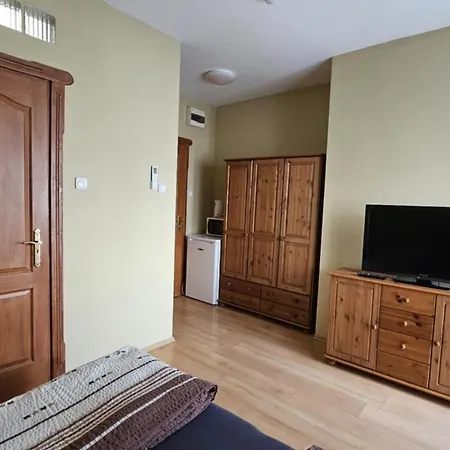 Rozsakert Apartmanhaz Guest house 3*