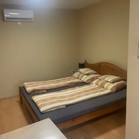 Rozsakert Apartmanhaz Pensiune Hajdúszoboszló