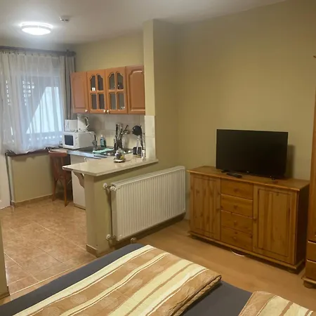 Rozsakert Apartmanhaz 3*
