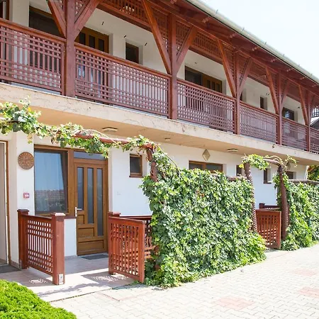 Rózsakert Vendégház 3*