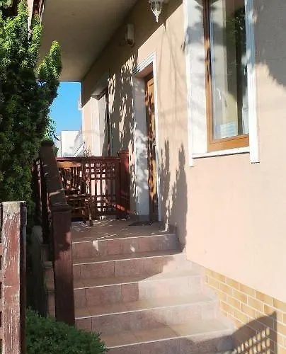 Rozsakert Apartmanhaz Хайдусобосло
