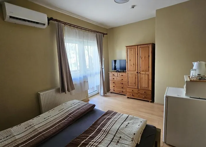 بيت ضيافة Rozsakert Apartmanhaz Hajdúszoboszló