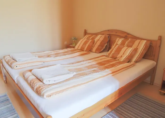 بيت ضيافة Rozsakert Apartmanhaz Hajdúszoboszló