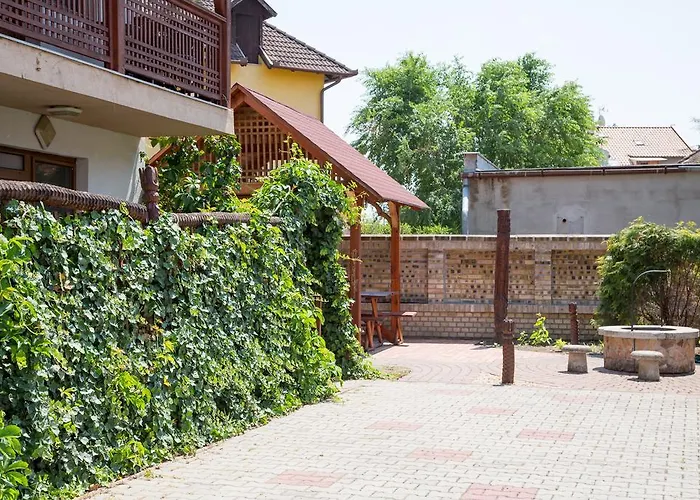 بيت ضيافة Rozsakert Apartmanhaz 3*